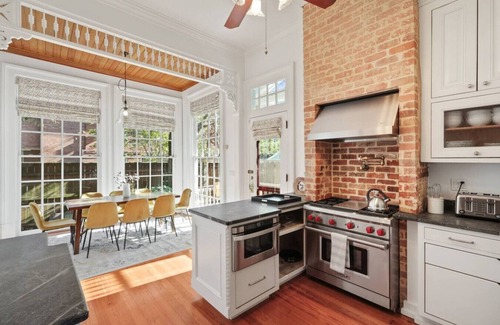 East Carrollton Casa | Gorgeous & Elegant Home In Uptown New Orleans! Perfect for Families!