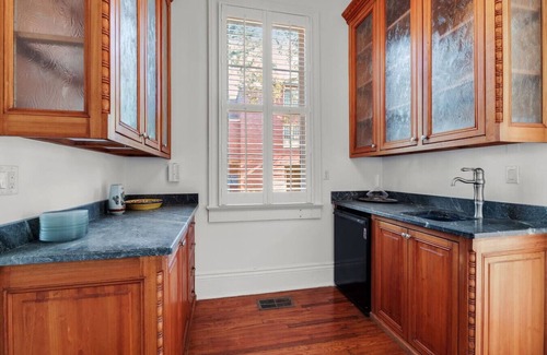 East Carrollton Casa | Gorgeous & Elegant Home In Uptown New Orleans! Perfect for Families!