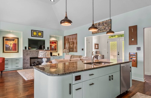 Marion Casa | Gorgeous Fall and Winter Mountain & Lake Views/Firepit/Boat Slip Access