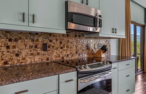 Marion Casa | Gorgeous Fall and Winter Mountain & Lake Views/Firepit/Boat Slip Access
