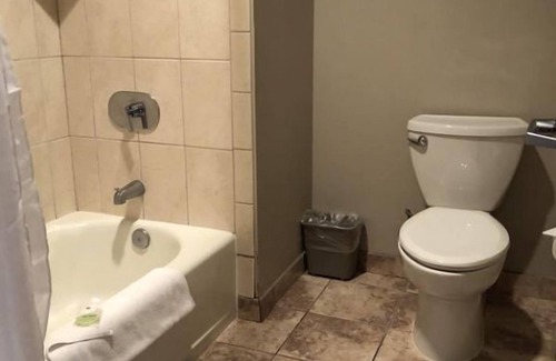 Killeen Hotel | Gorgeous Family Getaway! 1 Awesome Unit and Pool.