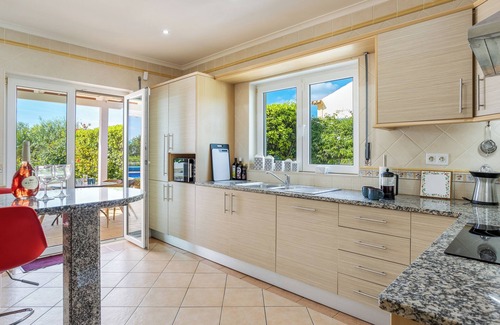 Olhao Villa | Gorgeous, family home close to Olhão, with distant sea views and a hot tub