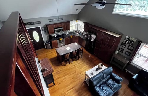 Trumansburg Casa | Gorgeous Farmhouse in the Heart of the Fingerlakes