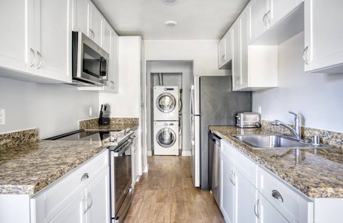Foster City Apartamento | Gorgeous Foster City 1BR w/ Pool, W/D, Gym, near highways, by Blueground