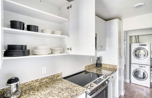 Foster City Apartamento | Gorgeous Foster City 1BR w/ Pool, W/D, Gym, near highways, by Blueground