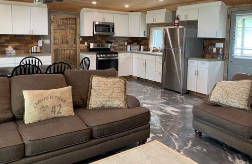 Lion's Head Cabaña | Gorgeous Fowlie Retreat - Lake Huron Waterfront - playa privada y lanzamiento de botes