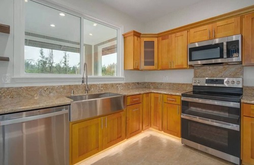 Keaau Casa | Gorgeous Gated Retreat Near Ocean w Pool & Deck!