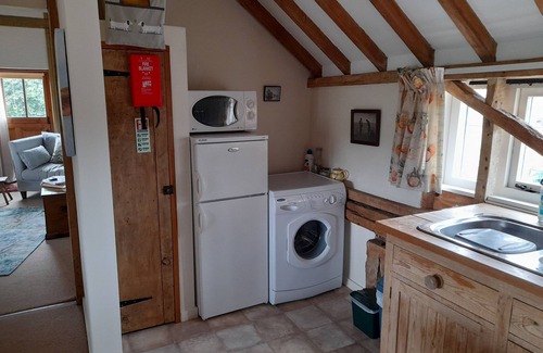 Chediston Casa | Gorgeous 2 bedroom Barn, Pet friendly, close to Halesworth