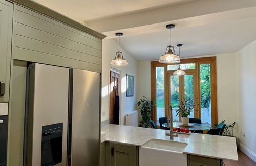 Northampton Casa | Gorgeous 4 bedroom Townhouse