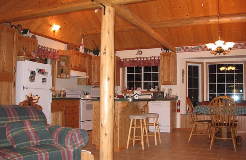 Mountain Casa | Hermosa escapada en la hermosa Northwoods con vista parcial al lago