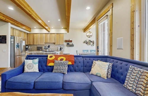 McCall Casa | Gorgeous golf course townhome with great views, gas fireplace, EV charger
