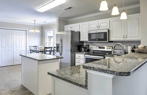 Graham Casa | Gorgeous Graham Home with Private Outdoor Pool!