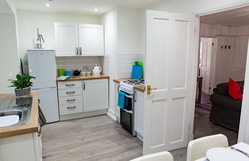 St Davids Apartamento | Precioso piso en planta baja - acogedor, con estacionamiento y una base prefecta de St. Davids.