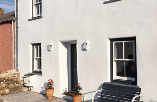 St Davids Apartamento | Precioso piso en planta baja - acogedor, con estacionamiento y una base prefecta de St. Davids.