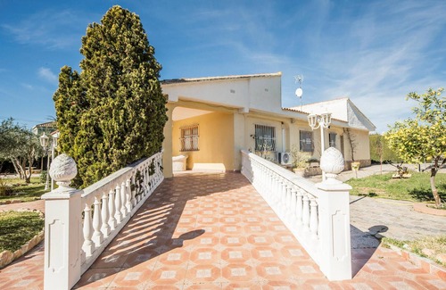 La Pobla de Vallbona Casa | Gorgeous home in Urbanización La Sima