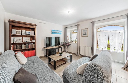 Saint-Meloir-des-Ondes Casa | Gorgeous Home In Saint-Méloir-Des-Ondes
