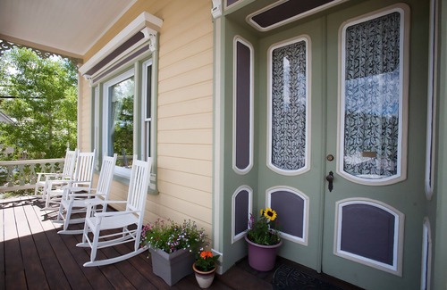 Truckee Casa | Preciosa victoriana histórica: ¡camina hasta el centro de Truckee!