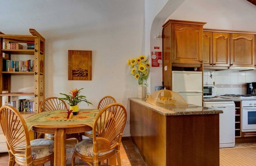 Barracao Casa | Gorgeous Holiday Home in Portimao With Swimming Pool