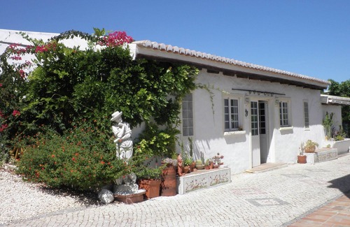Barracao Casa | Gorgeous Holiday Home in Portimao With Swimming Pool