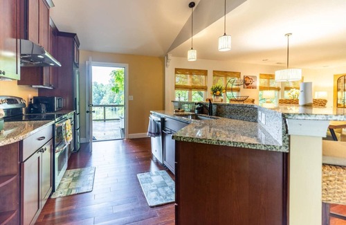 Duluth Casa | Gorgeous Home 3 BR Home | Corporate Groups | Traveling Nurses | 29 Day Minimum Stay