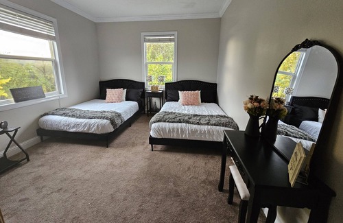 Newberg Casa | Gorgeous Home Close to Wineries and shopping
