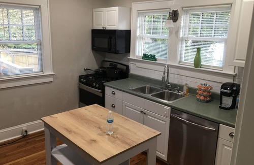 Jefferson Park Casa | Gorgeous home in an incredible neighborhood close to everything!!