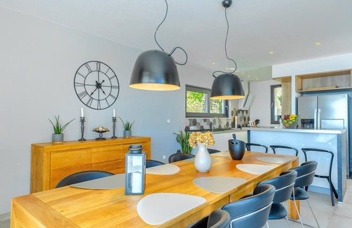 Bast Casa | Gorgeous home in Baska Voda with WiFi