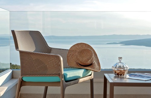 Bast Casa | Gorgeous home in Baska Voda with WiFi