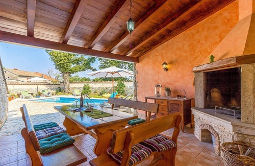 Divsici Casa | Preciosa casa en Boduleri con cocina.