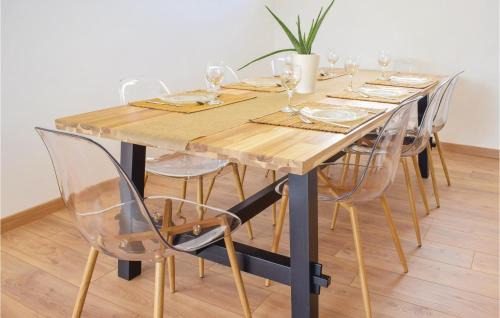 Creances Casa | Gorgeous Home In Créances With Wifi