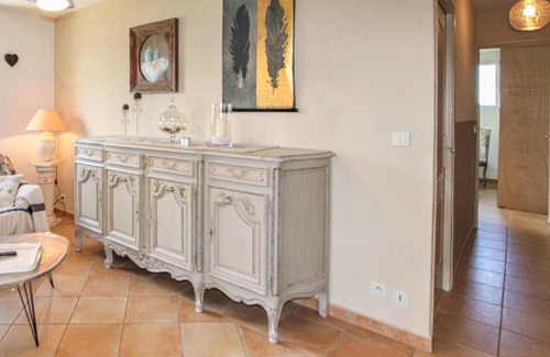 Rochefort-du-Gard Casa | Gorgeous Home In Rochefort Du Gard With Kitchen