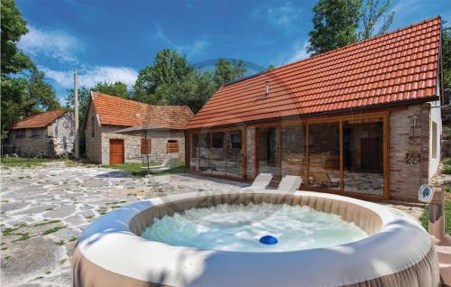 Municipality of Gracac Casa | Gorgeous Home In Gracac With Kitchen