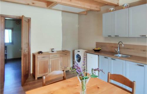 Groznjan Apartamento | Gorgeous Home In Groznjan With Wi-Fi