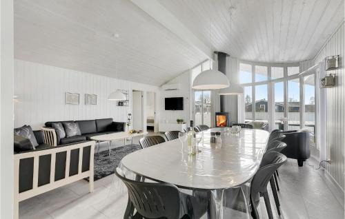Flovt Strand Casa | Gorgeous Home In Haderslev With Kitchen