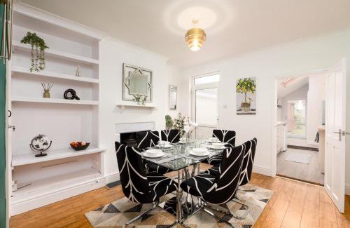 Lincoln Casa | Gorgeous Home in Heart of Historic Lincoln