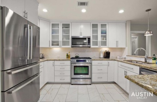 Zilker Casa | Gorgeous Home in Heart of Zilker with Full Kitchen
