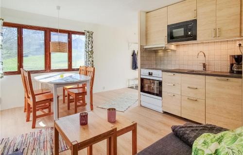 Holmsjo Casa | Gorgeous Home In Holmsjö With Kitchen