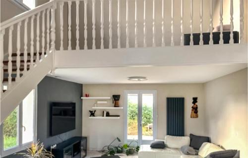 Joue-les-Tours Casa | Gorgeous Home In Joué Les Tours