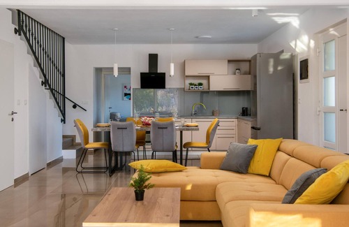Kapelica Casa | Bonita casa en Labin con cocina