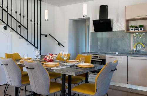 Kapelica Casa | Bonita casa en Labin con cocina