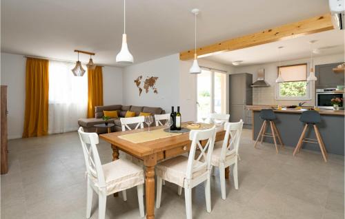 Salakovci Casa | Gorgeous Home In Labin With Wifi