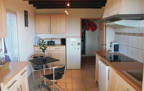 Lavardac Casa | Gorgeous Home In Lavardac With Kitchen