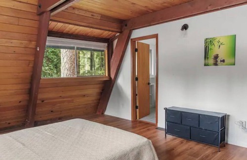 East Renton Highlands Casa | Gorgeous Home in Maplewood on 3/4 Acre