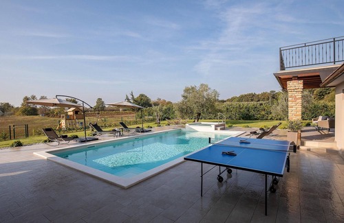 Loborika Casa | Gorgeous home in Marcana