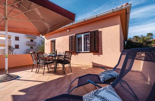 Razanac Casa | Gorgeous Home In Razanac With Kitchen