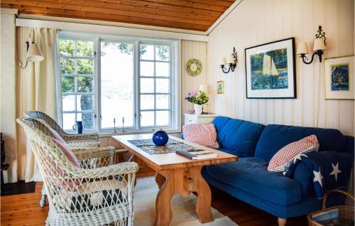Vinnes Casa | Gorgeous Home In Reksteren With Kitchen