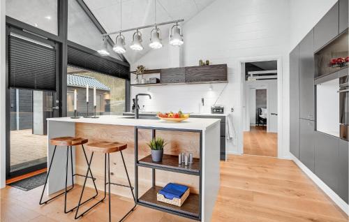 Sjølund Casa | Gorgeous Home In Sjølund With Kitchen