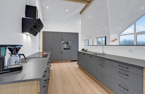 Sjølund Casa | Preciosa casa en Sjølund con cocina