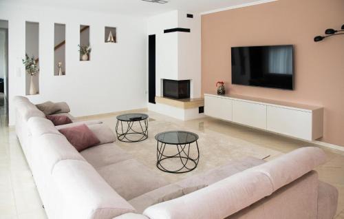 Smrika Casa | Gorgeous Home In Smrika With Sauna