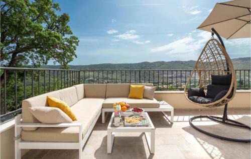 Split Casa | Gorgeous Home In Srinjine With Kitchen